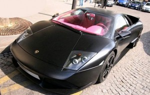 Lamborghini Murciélago negro mate e interior ¡rosa!