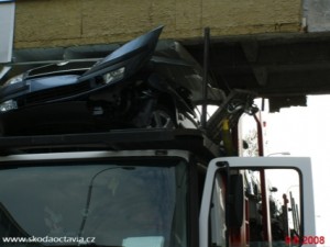 Camión que transportaba Skoda: misión fallida