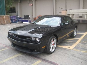 Jay Leno recibe el primer Dodge Challenger SRT8