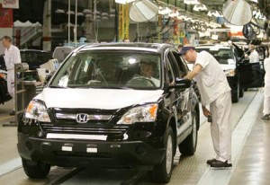 Honda anuncia recortes en la producción