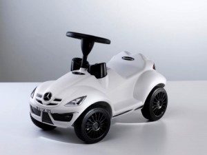 Mercedes presenta su colección de regalos de navidad