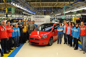 Sale de fábrica la unidad un millón del Fiat Grande Punto
