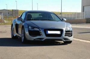 Réplica del Audi R8 sobre un Ford Cougar