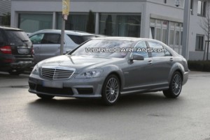 Renovado Mercedes S63 AMG, fotos espía sin camuflaje