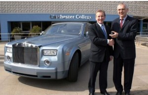 Rolls-Royce dona un Phantom a un colegio