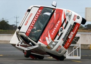 Timo Glock y el Toyota Hilux a 2 ruedas