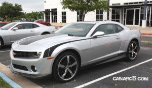 Cazado: Chevrolet Camaro con kit deportivo