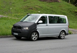 Fotos espía de la renovada Volkswagen T5 Multivan