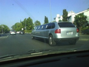 Cuando crees que lo has visto todo… Porsche Cayenne limusina