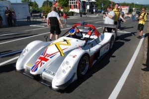 Radical vuelve a pulverizar el tiempo de Nürburgring
