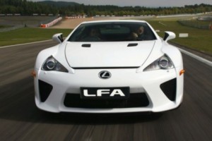 Escucha y contempla al nuevo Lexus LF-A