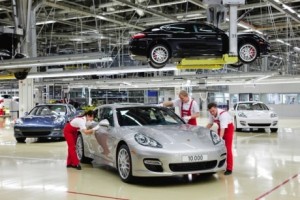 El Porsche Panamera número 10.000 sale de la fábrica