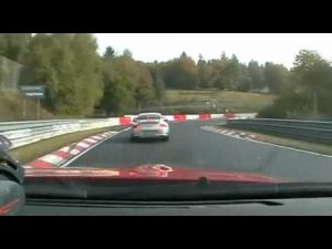 No te lo puedes perder: Nissan GT-R vs Porsche 911 GT3 RS 996, en el ‘Ring