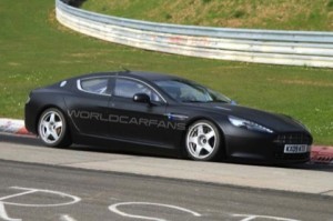 Aston Martin Rapide de competición: cazado
