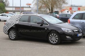 Opel Astra Sports Tourer: nuevas fotos espía