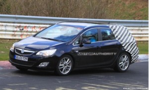 Opel Astra SportsTourer: más fotos espía