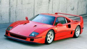 Compra una casa y llévate un Ferrari F40 casi nuevo