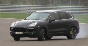 Drifteando con el Porsche Cayenne Turbo