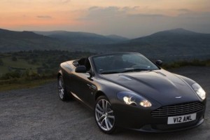 Renovado Aston Martin DB9: primeras fotos oficiales