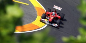 Los Ferrari no lideran, pero dan esperanzas