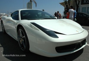 Cazado en blanco: Ferrari 458 Italia, desde Marbella