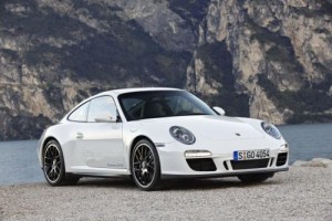 Porsche ofrecerá opción híbrida en todos sus modelos