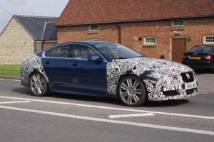 Renovado Jaguar XF-R, más fotos espía