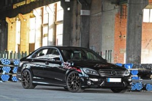 Mercedes C63 AMG por Wimmer RST