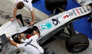Michael Schumacher luchará por el título hasta 2012