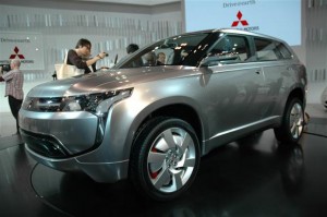 Mitsubishi lanzará su primer híbrido enchufable en 2013