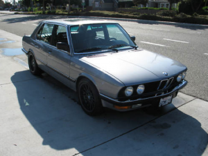 BMW 557i, aerodinámica alemana y corazón americano
