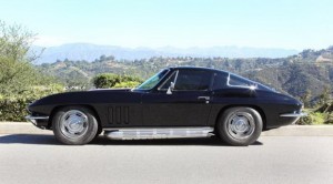 Slash subasta su Corvette Stingray del ’66