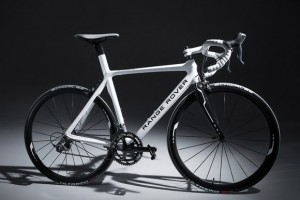 Land Rover presenta una versión de dos ruedas del Evoque, una bicicleta