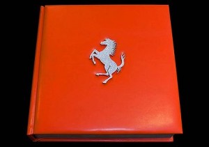 La «Biblia» de Ferrari cuesta 275.000 dólares