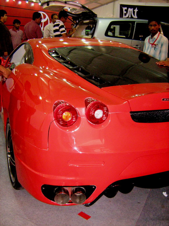 Toyota-Corolla-Ferrari-Replica-13
