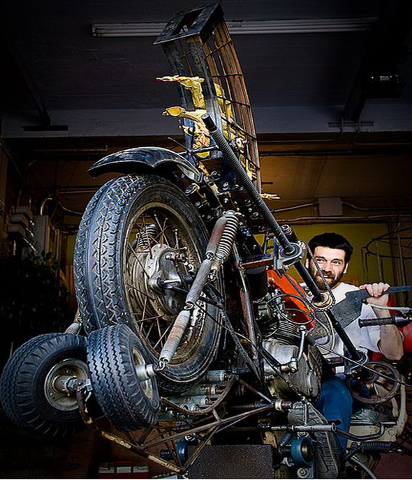 motorcycle-turned-chicken-launcher_9IKYt_3868