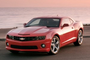 Chevrolet Camaro todavía supera en ventas al Ford Mustang