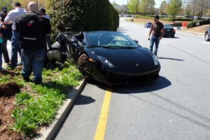 Accidente de un Lamborghini Gallardo, ¿por culpa del zapato?