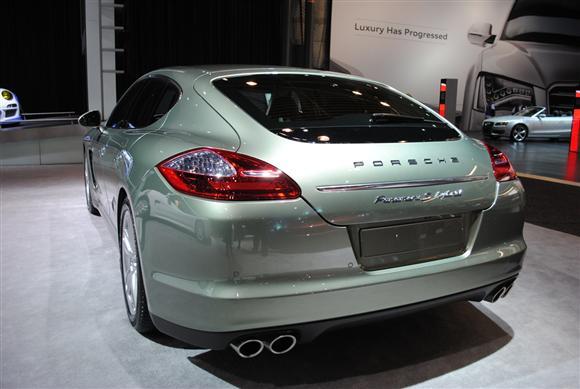 2011_ny_2012_porsche_panamera_hybrid_images_007