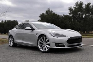 Tesla Model X, anticipo para diciembre