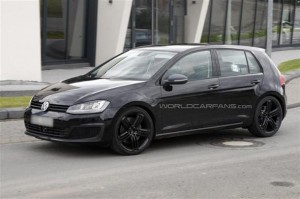 Volkswagen Golf VII R, fotos espía al desnudo