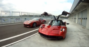 Vídeo: Pagani Huayra vs Ferrari F12berlinetta
