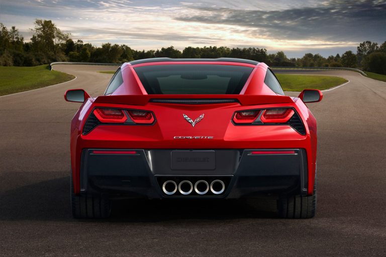 El Corvette C8 irá a por todas: motor central y 800 caballos de potencia
