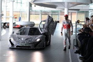 Jenson Button pilota el McLaren P1