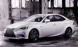 Lexus IS 300h camino de Ginebra