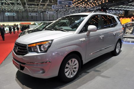 03-2013-ssangyong-rodius-geneva