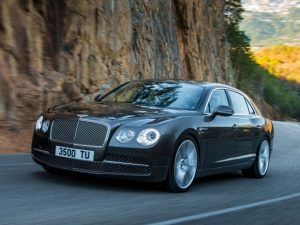 Bentley lanzará una berlina-coupé
