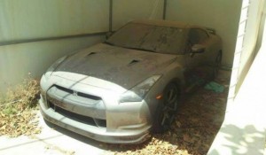 Nissan GT-R abandonado en Grecia