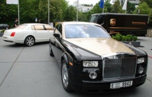 Destrozan dos Rolls-Royce en Alemania