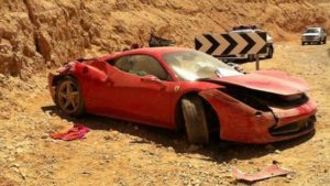 Destroza un Ferrari 458 Italia tras intentar utilizarlo como todoterreno